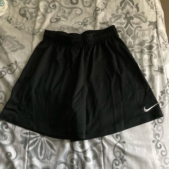 nike shorts - Picture 2 of 3